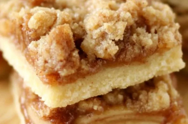 Delicious Apple Crisp Shortbread Bars with a crunchy topping and sweet apple filling