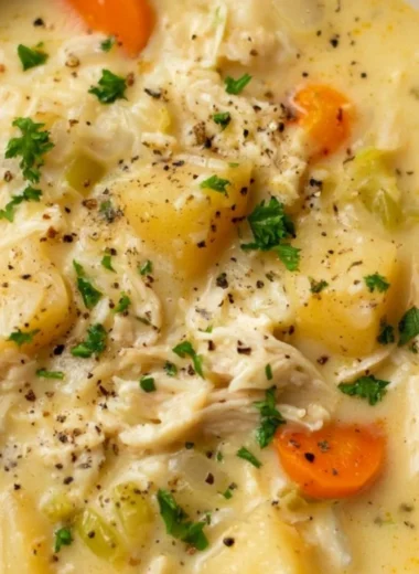 Delicious homemade Chicken Pot Pie Soup with chicken, vegetables, and herbs